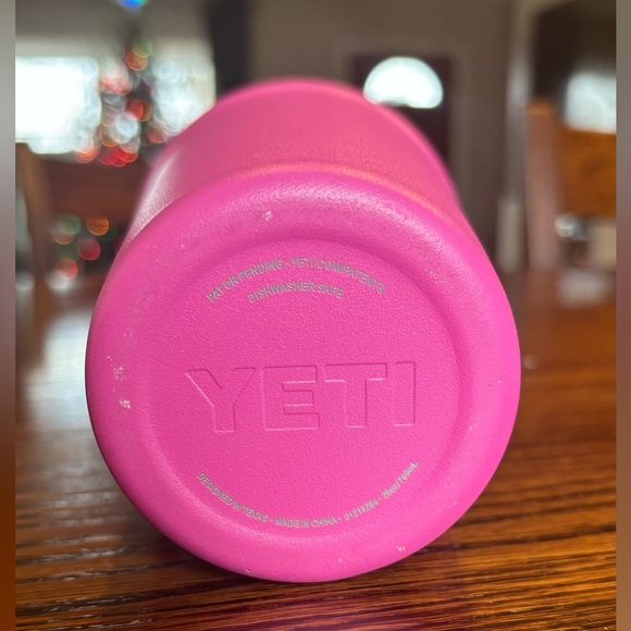 Pink Yeti 26oz stackable cup with straw - Picture 3 of 4